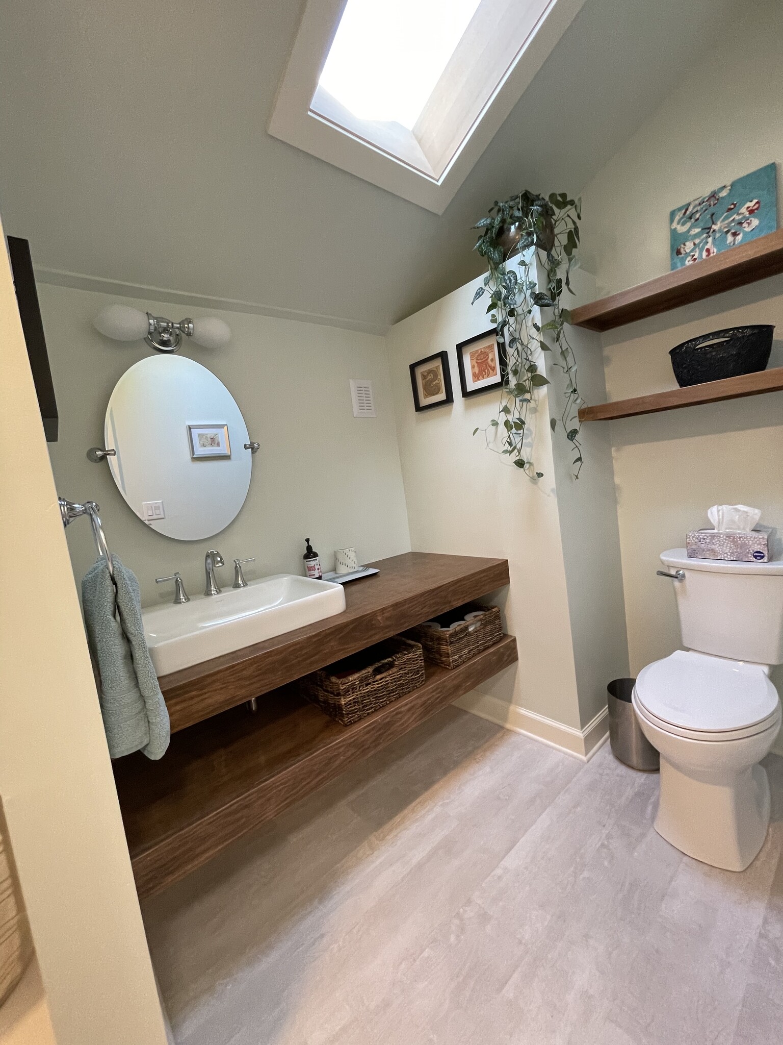 Bathroom - 3521 NE 8th Ave