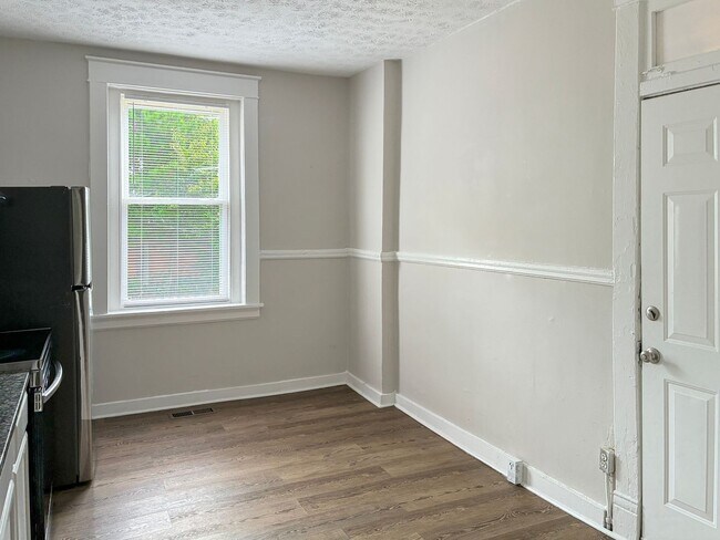 Building Photo - 3427 Carolina Ave