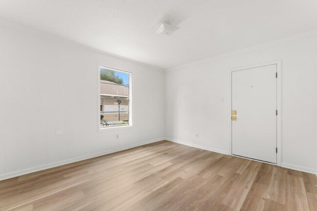 Building Photo - 610 Mcnabb St