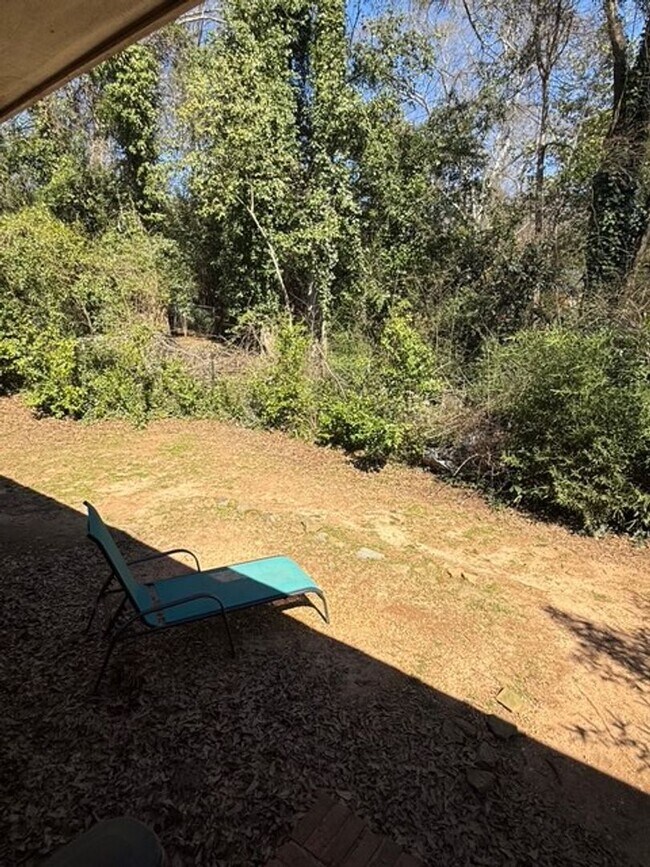 Building Photo - 10-12 Milledge Ct