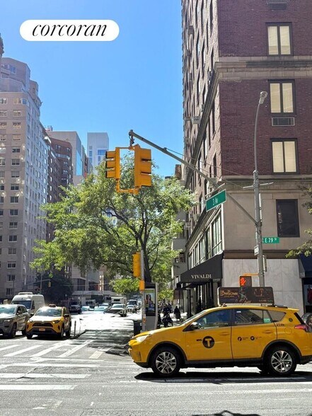 Building Photo - 225 E 79th St