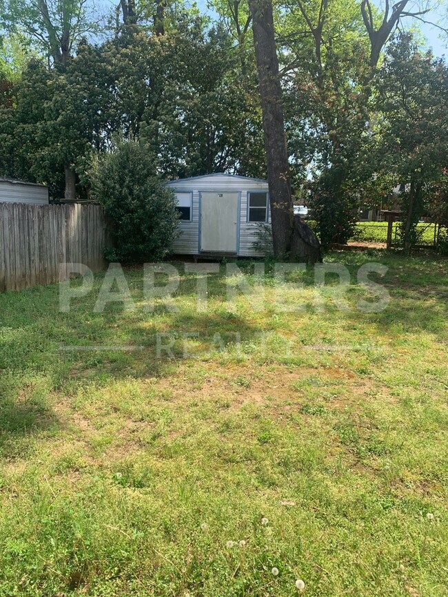 Building Photo - 4536 Wake Forest Dr