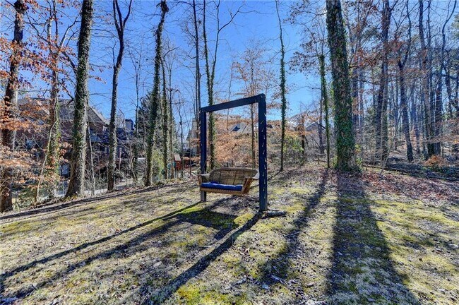 Building Photo - 525 Abernathy Rd NE