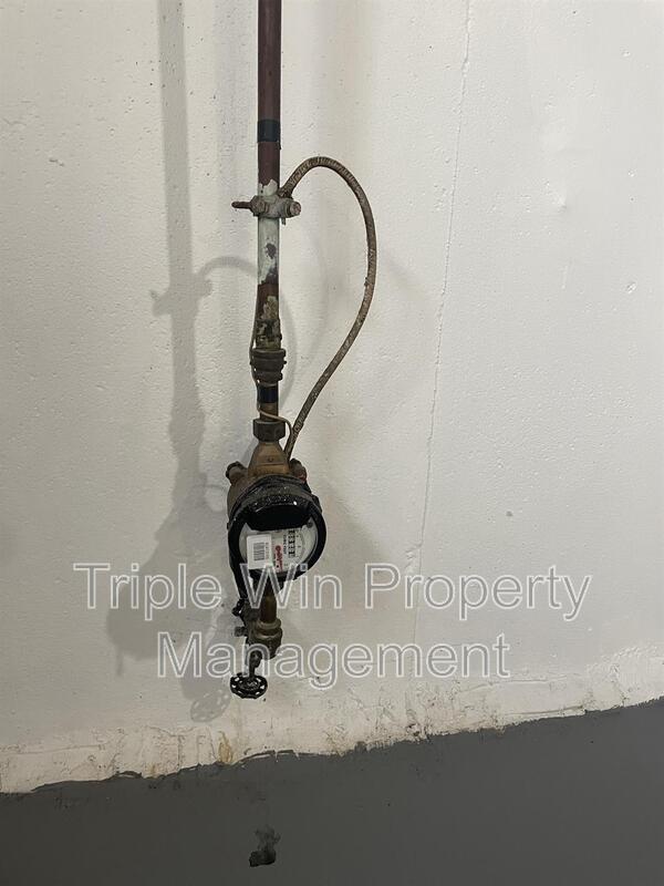 Building Photo - 1901 Eagle Dr