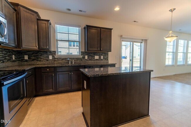 Building Photo - 508 Eagles Wy
