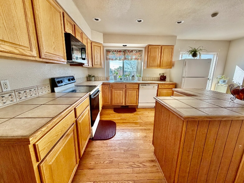 Building Photo - 7724 Amberly Dr