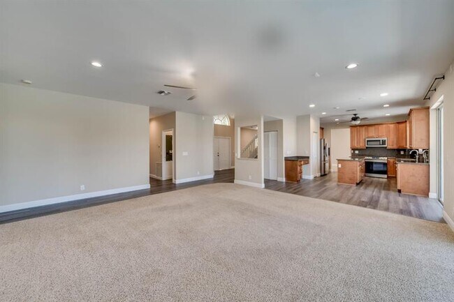Building Photo - 558 Stonemont Dr