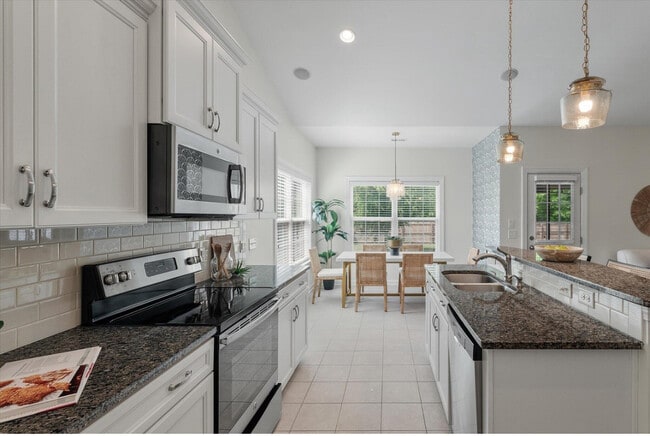 Building Photo - 1610 Fishbone Dr