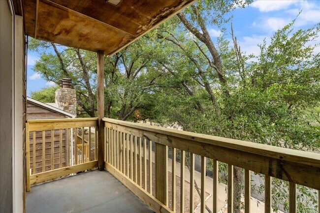 Building Photo - 6903 Deatonhill Dr