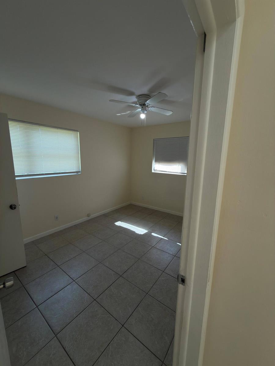 Building Photo - 307 Northlake Dr