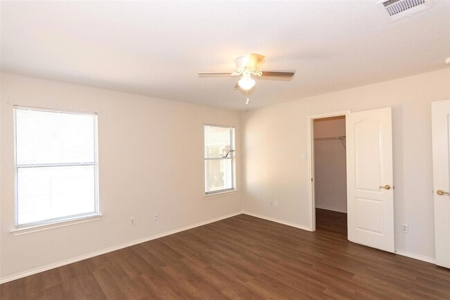 Building Photo - 2321 Friarcreek Loop