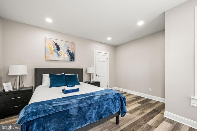 Building Photo - 930 N 30th St