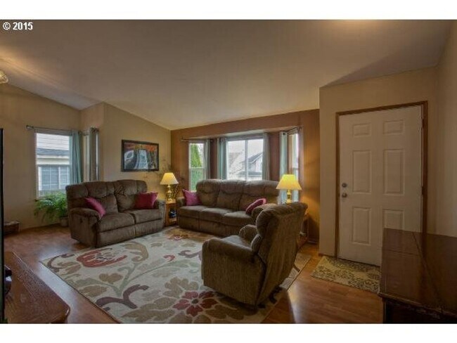 Building Photo - 3 Bedroom Home with Vaulted Living Room Near The Streets of Tanasbourne with Garage & Yard