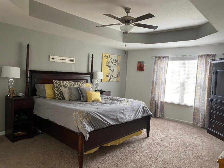 Master bedroom - 9009 Quail Roost Dr