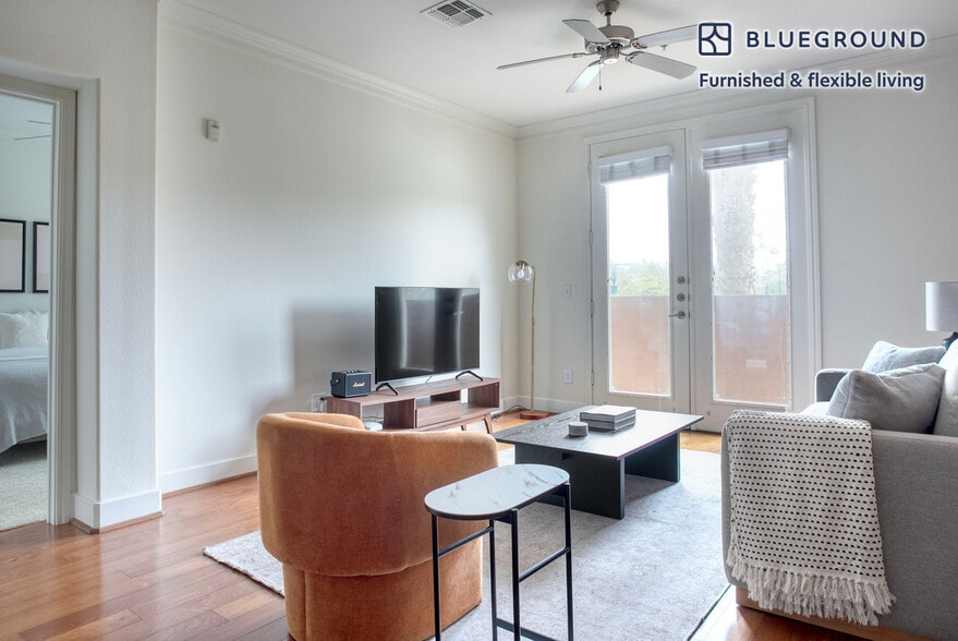 Building Photo - 7225 Crescent Prk W