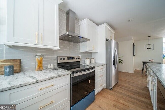 Building Photo - 3154 N Druid Hills Rd