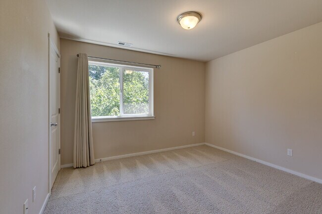 Building Photo - Luxury Home in Kenmore / Bothell!