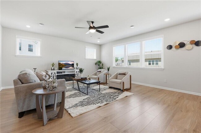 Building Photo - 8820 Shipton Cir