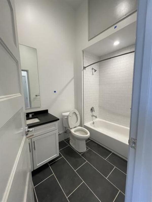 Building Photo - 315 W 38th St