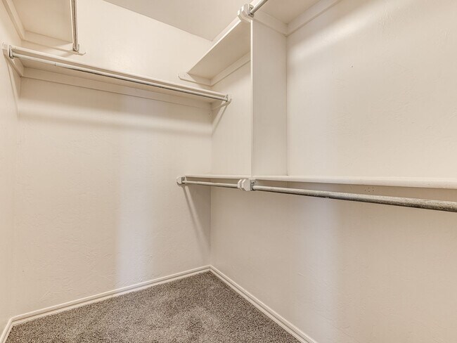 Building Photo - Updated Home + Deer Creek Schools + 3 bedr...