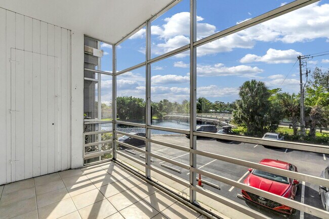 Building Photo - 2970 NE 16th Ave