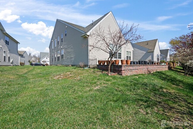 Building Photo - 37 Delmore Dr