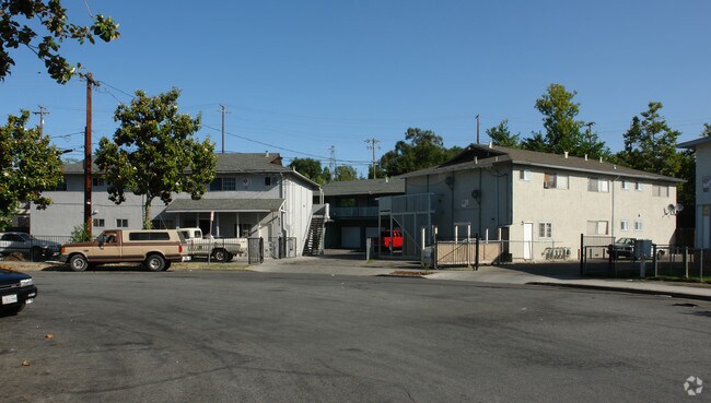 Primary Photo - 661 Nordale Ave