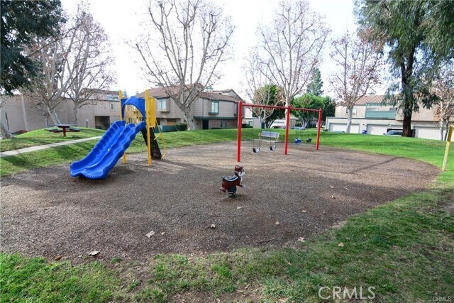 Building Photo - 9412 Shadowood Dr