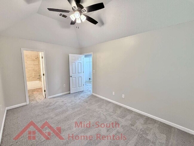 Building Photo - 4473 Cleopatra Cove N