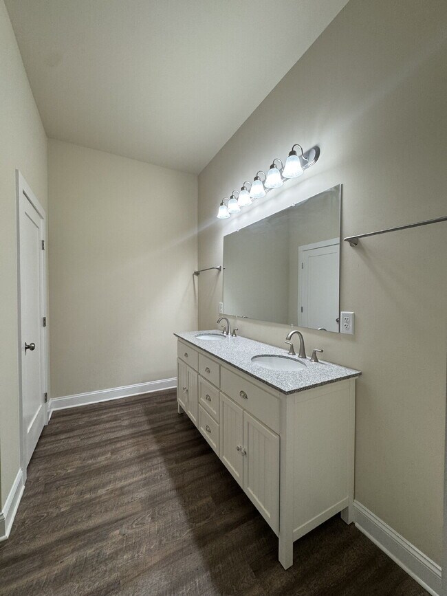 Building Photo - New Construction in North Hall for Rent!
