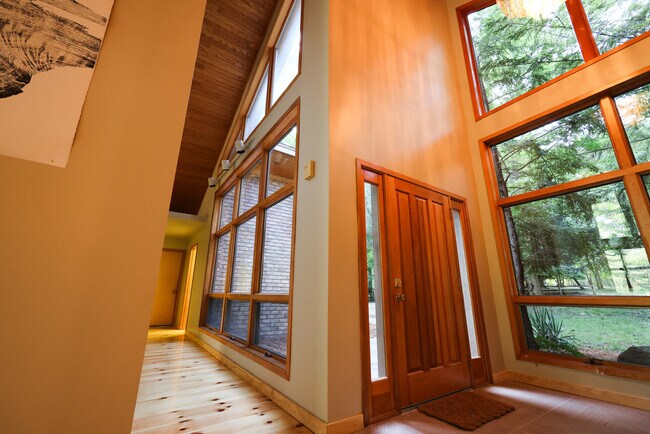 Building Photo - 3351 Wardell Rd
