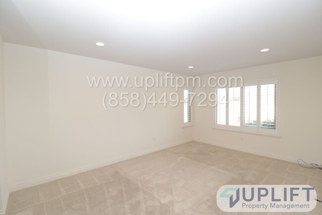 Building Photo - 2 BED 2 BATH CONDO WITH BONUS ROOM IN THE ...