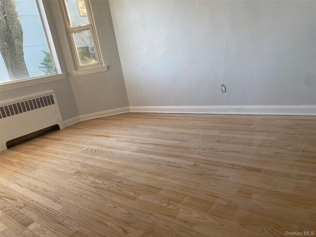 Building Photo - 60 Grist Mill Ln