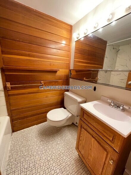 Building Photo - 77 Trowbridge St