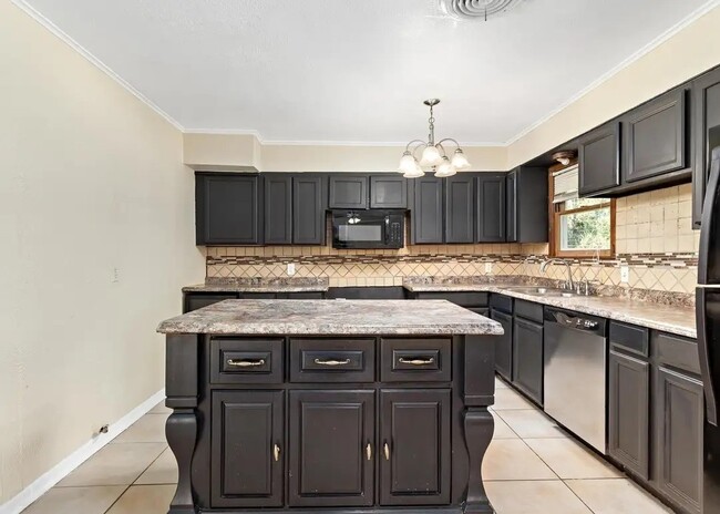 Building Photo - 5470 Spencer Dr