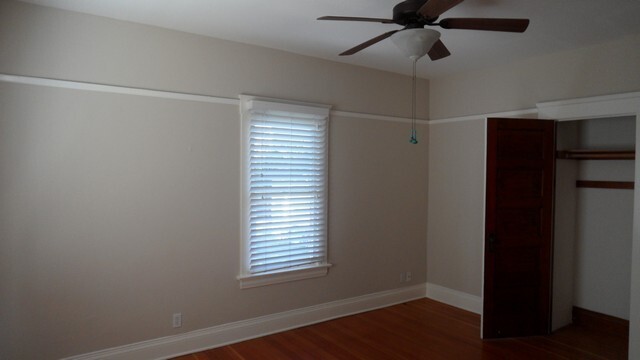 Building Photo - Charming craftsman home located in the hig...