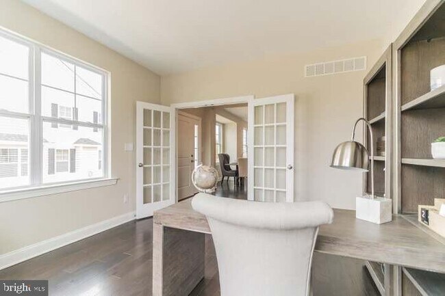 Building Photo - 275 Hillstone Cir