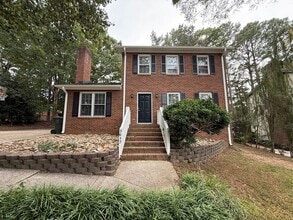 Building Photo - 2617 Valley Woods Ct