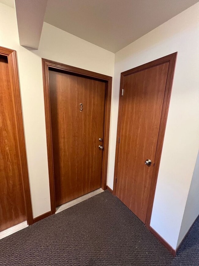 Building Photo - 851 Eastern Ave