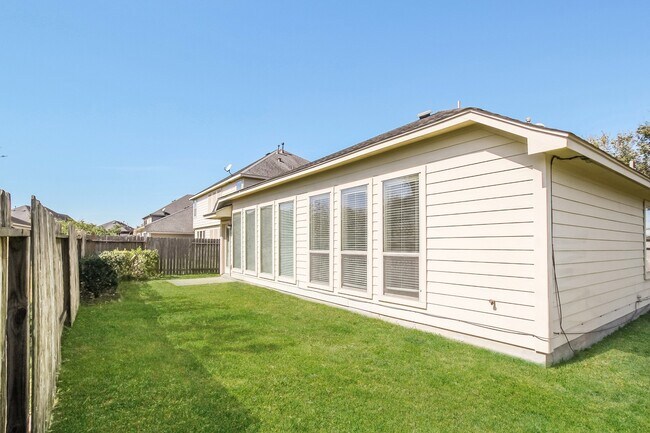 Building Photo - 2703 Facet Creek Dr