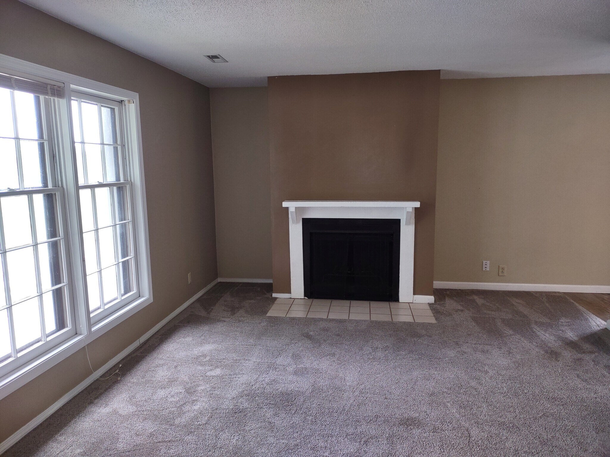 Building Photo - 432 Southampton Dr