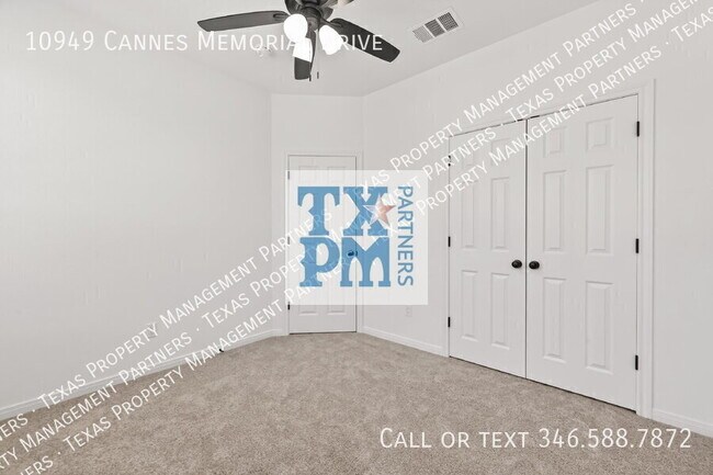 Building Photo - 10949 Cannes Memorial Dr