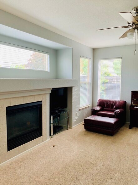 Building Photo - 4192 S Quatar St