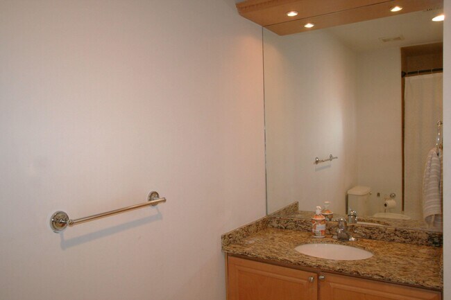 Building Photo - 769 Montgomery St