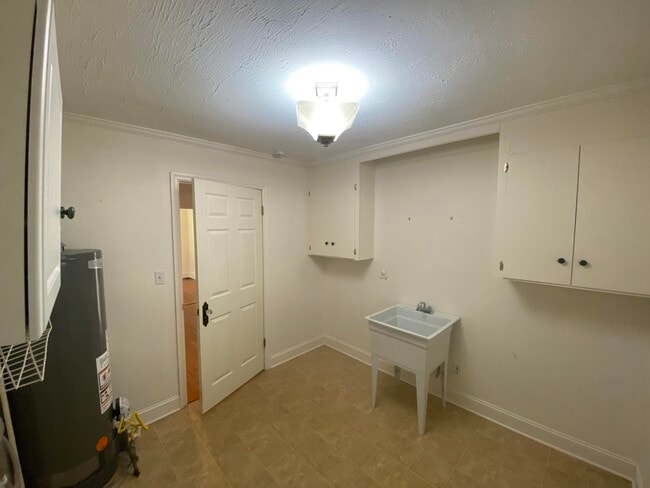 Building Photo - 337 E Boundary Ave SE