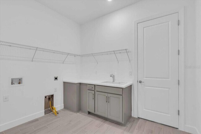 Building Photo - 10176 Silent Night Ln