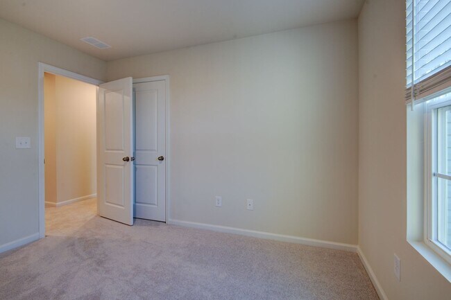 Building Photo - 14061 Castle Nook Dr