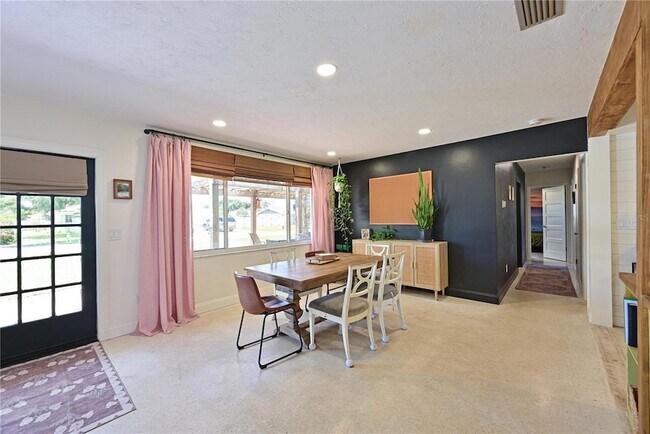 Building Photo - 5812 2nd Ave Dr NW