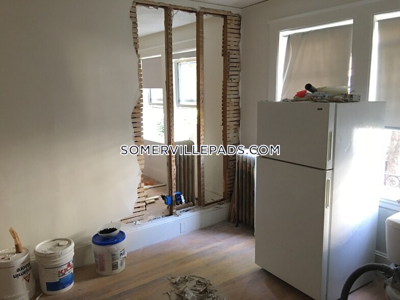 Building Photo - 155 Summer St