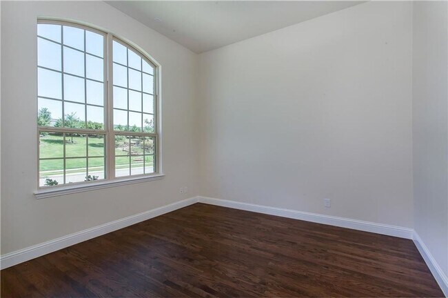 Building Photo - 2064 Remington Dr